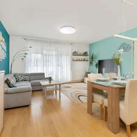 Apartment Sunny Parking Close To The Ergo Arena By Renters *