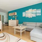 公寓 Sunny With Parking On The And Friendly Estate By Renters 索波特