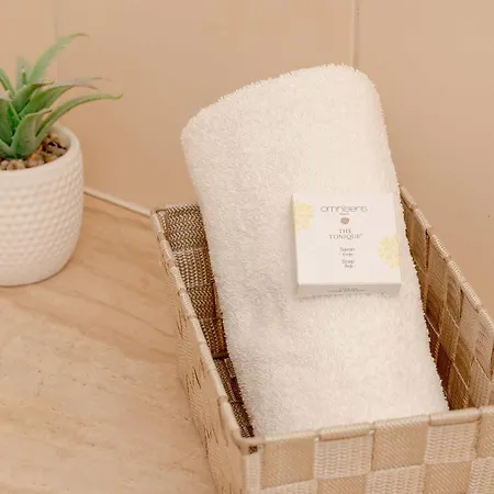 Sunny With Parking On The And Friendly Estate By Rent Like *