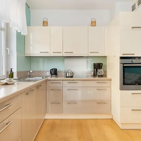 Appartement Sunny With Parking On The And Friendly Estate By Renters *