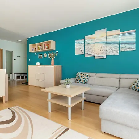 Appartement Sunny With Parking On The And Friendly Estate By Renters Sopot