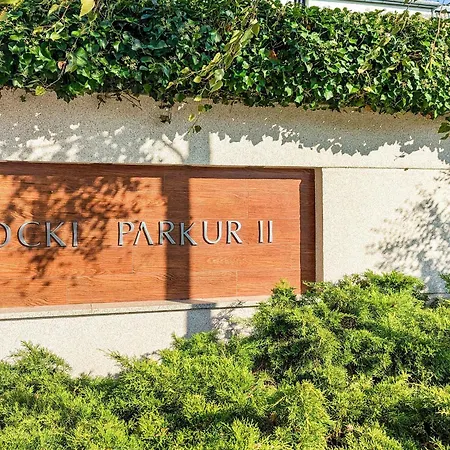 Sunny With Parking On The And Friendly Estate By Renters *