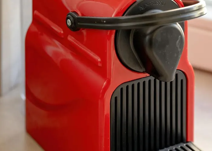 Sunny With Parking On The And Friendly Estate By Renters