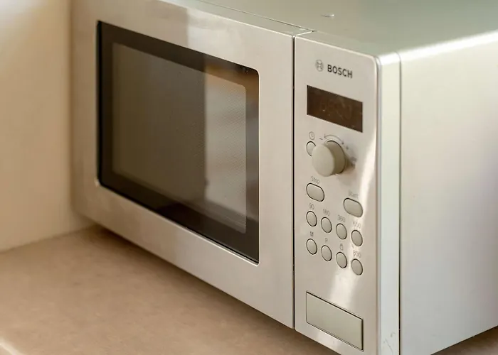 Sunny With Parking On The And Friendly Estate By Rent Like Apartment *