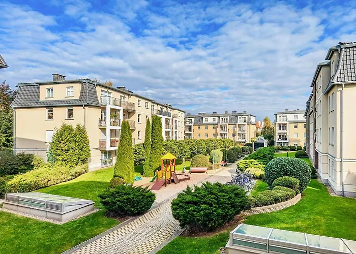 Sunny With Parking On The And Friendly Estate By Rent Like *